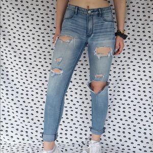 American Eagle Distressed high-Rise Jeans